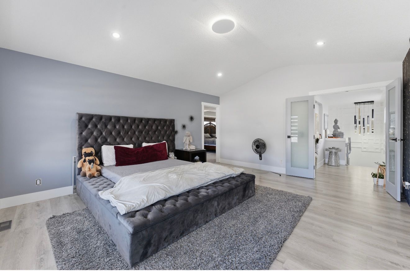 73 Saddleland Close NE photo 3